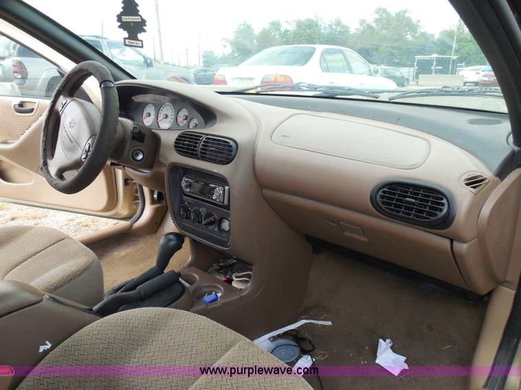 image for item I3366 2000 Dodge Stratus SE