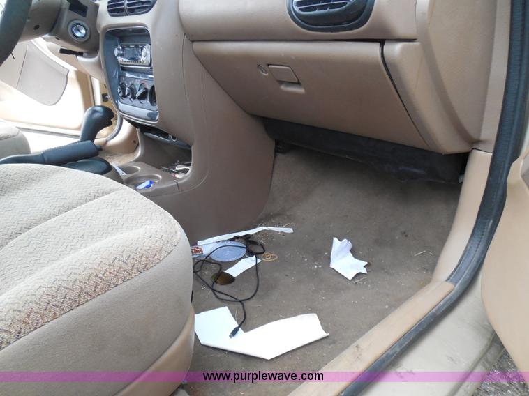 image for item I3366 2000 Dodge Stratus SE