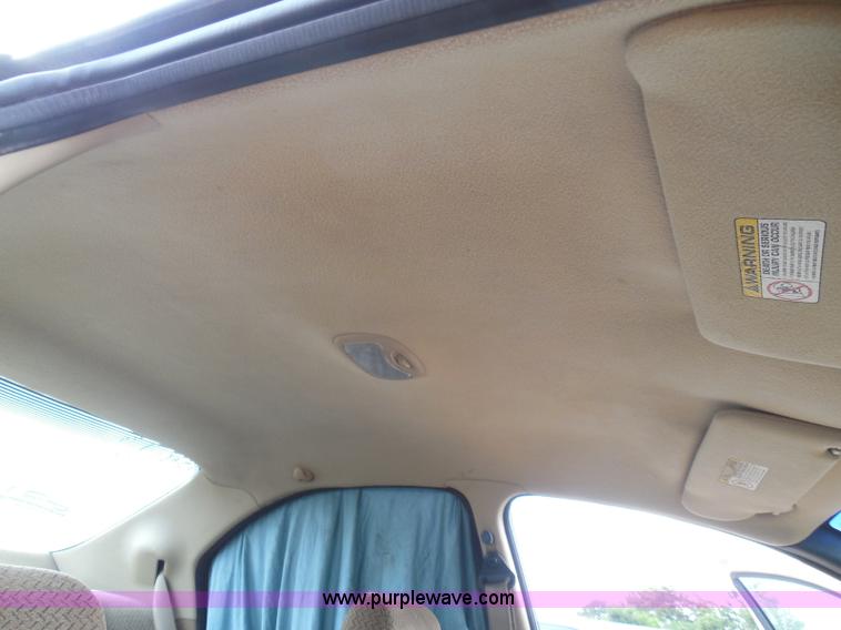 image for item I3366 2000 Dodge Stratus SE