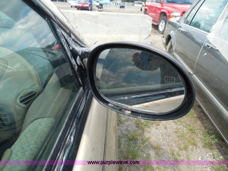 image for item I3366 2000 Dodge Stratus SE