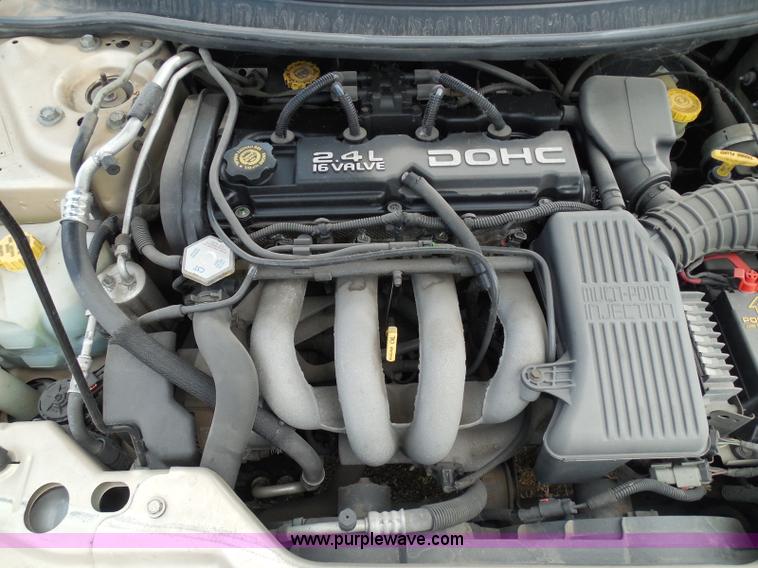 image for item I3366 2000 Dodge Stratus SE