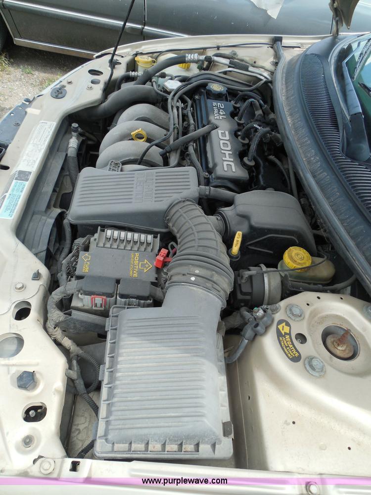 image for item I3366 2000 Dodge Stratus SE