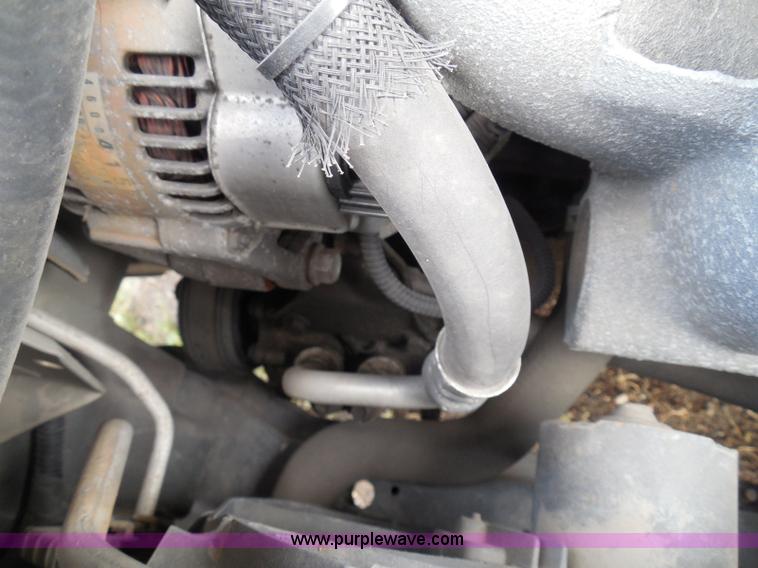 image for item I3366 2000 Dodge Stratus SE