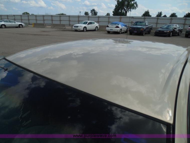 image for item I3366 2000 Dodge Stratus SE