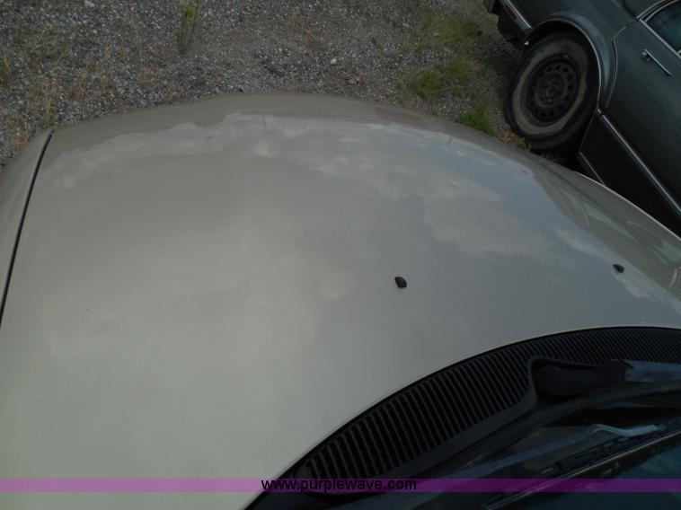 image for item I3366 2000 Dodge Stratus SE