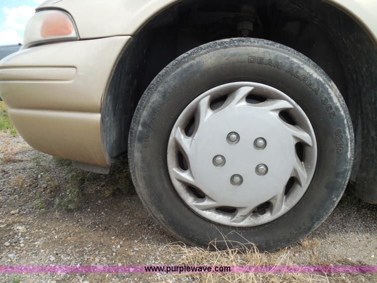 image for item I3366 2000 Dodge Stratus SE