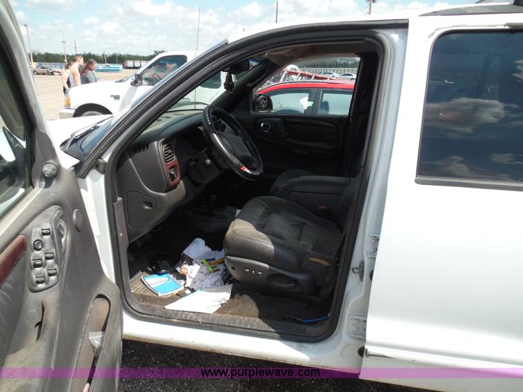 image for item I3367 2000 Dodge Durango SLT SUV