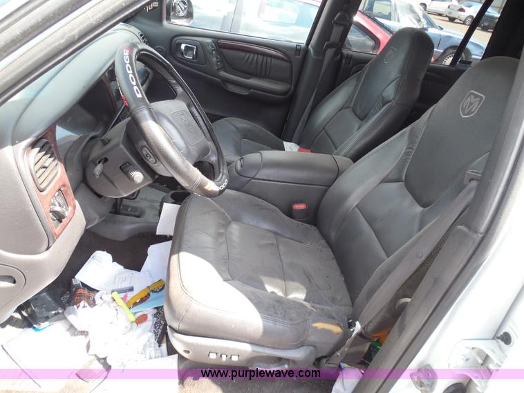image for item I3367 2000 Dodge Durango SLT SUV