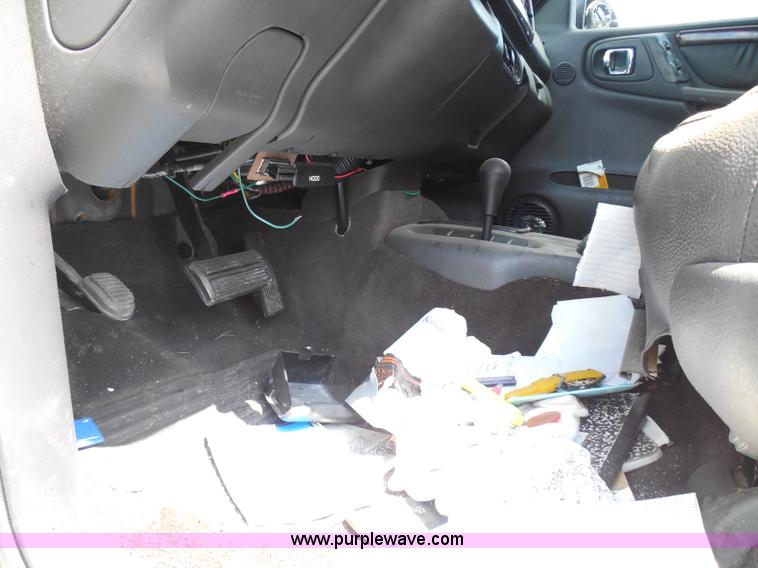 image for item I3367 2000 Dodge Durango SLT SUV