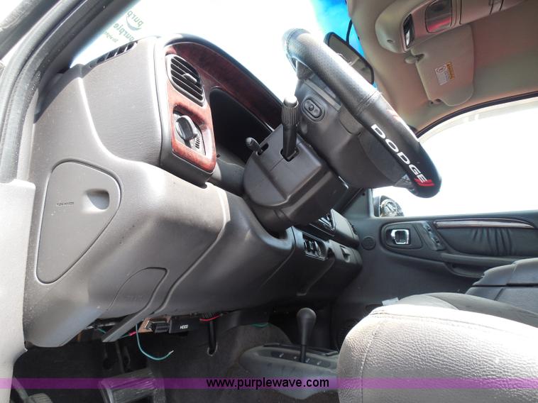 image for item I3367 2000 Dodge Durango SLT SUV