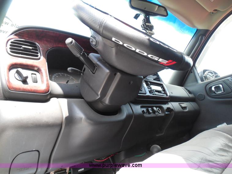 image for item I3367 2000 Dodge Durango SLT SUV