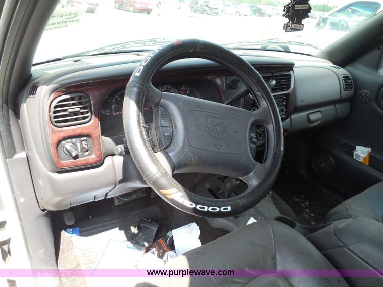 image for item I3367 2000 Dodge Durango SLT SUV