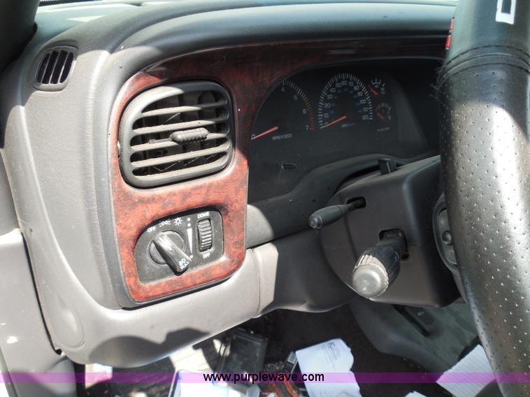 image for item I3367 2000 Dodge Durango SLT SUV