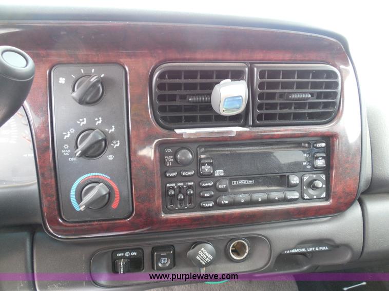 image for item I3367 2000 Dodge Durango SLT SUV