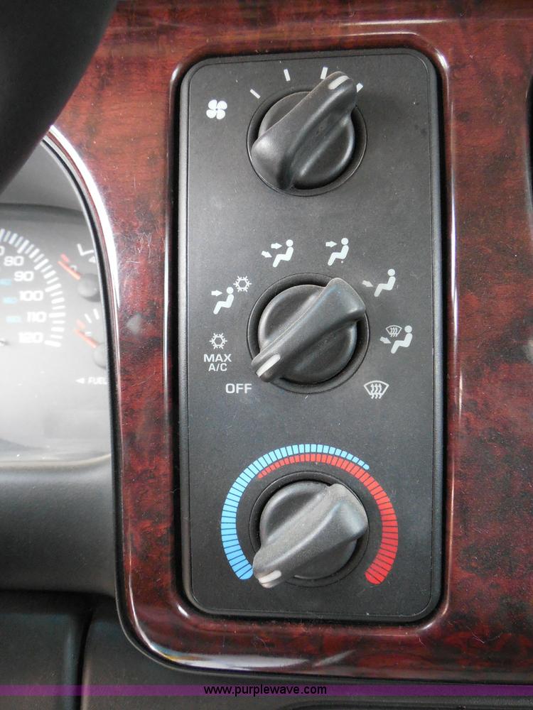 image for item I3367 2000 Dodge Durango SLT SUV