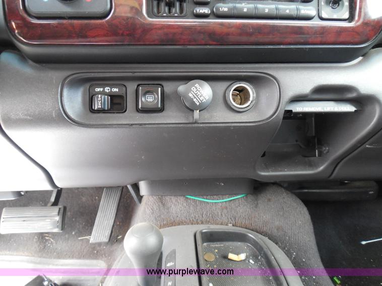 image for item I3367 2000 Dodge Durango SLT SUV