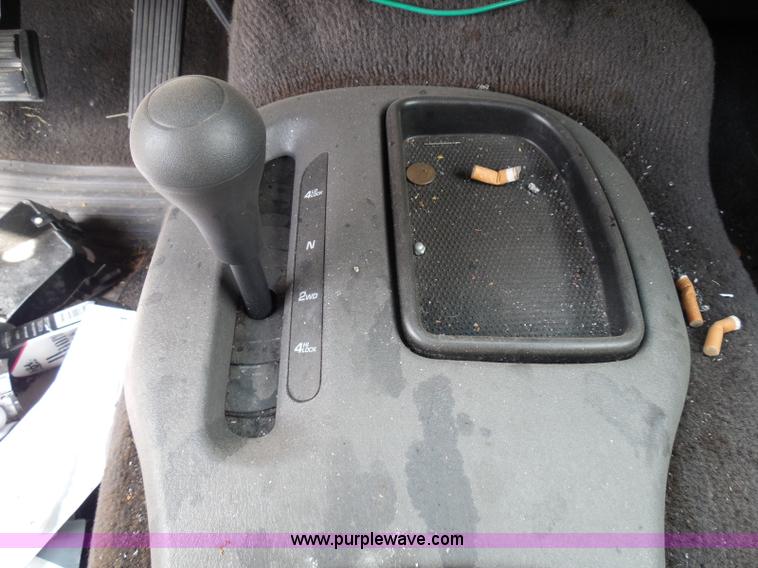 image for item I3367 2000 Dodge Durango SLT SUV