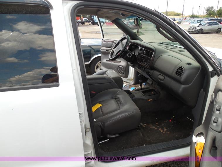 image for item I3367 2000 Dodge Durango SLT SUV