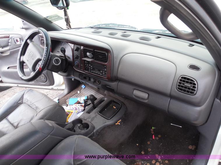 image for item I3367 2000 Dodge Durango SLT SUV