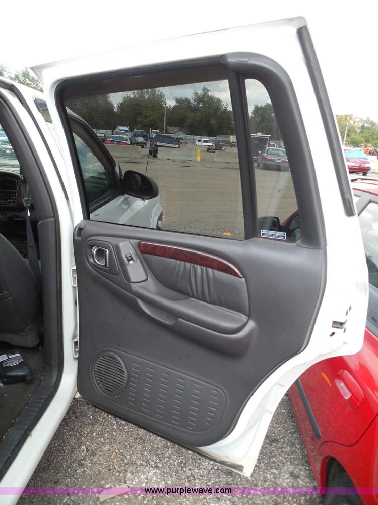 image for item I3367 2000 Dodge Durango SLT SUV