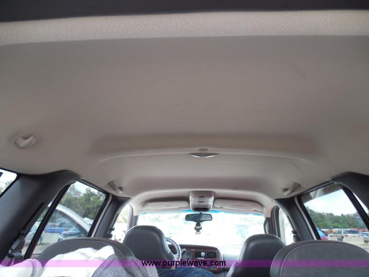 image for item I3367 2000 Dodge Durango SLT SUV