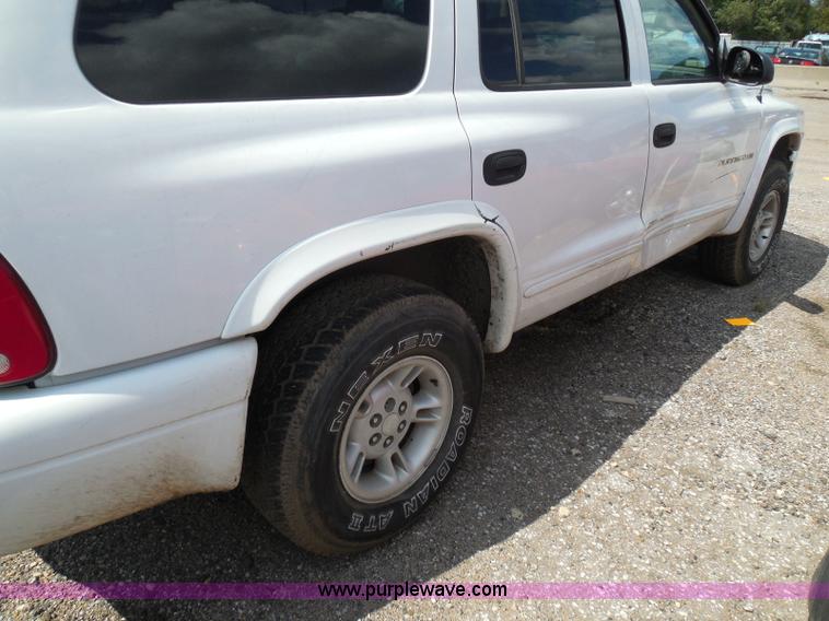 image for item I3367 2000 Dodge Durango SLT SUV