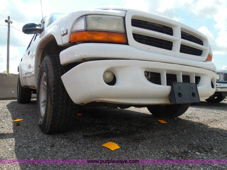 image for item I3367 2000 Dodge Durango SLT SUV