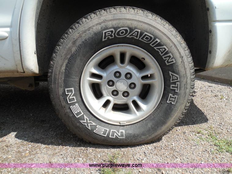 image for item I3367 2000 Dodge Durango SLT SUV