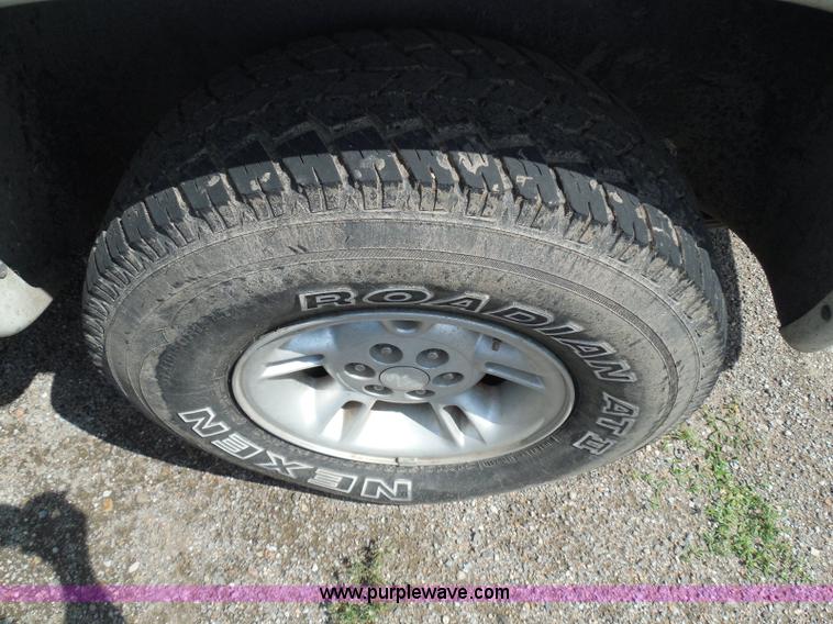 image for item I3367 2000 Dodge Durango SLT SUV