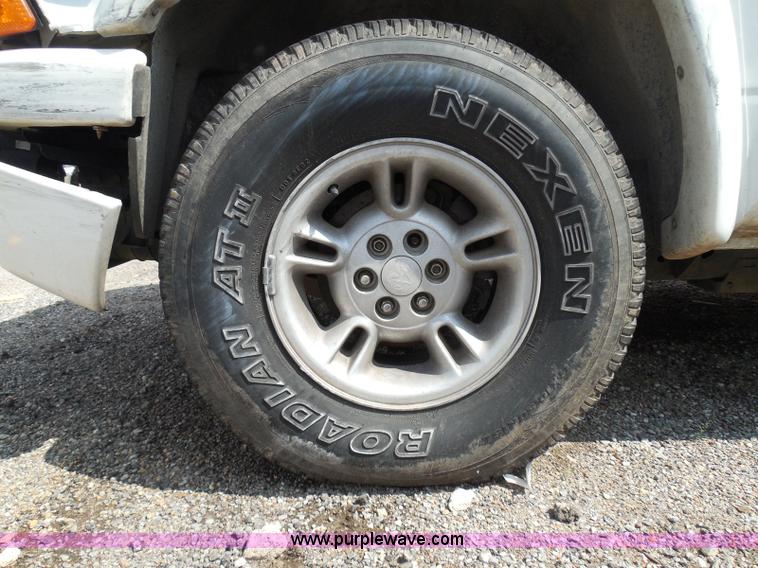 image for item I3367 2000 Dodge Durango SLT SUV