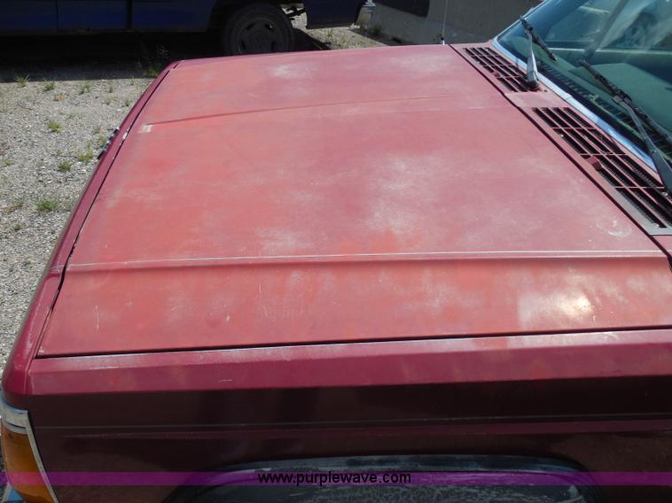 image for item I3369 1990 Jeep Cherokee Laredo SUV