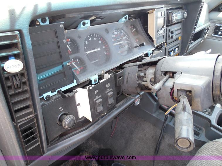 image for item I3369 1990 Jeep Cherokee Laredo SUV