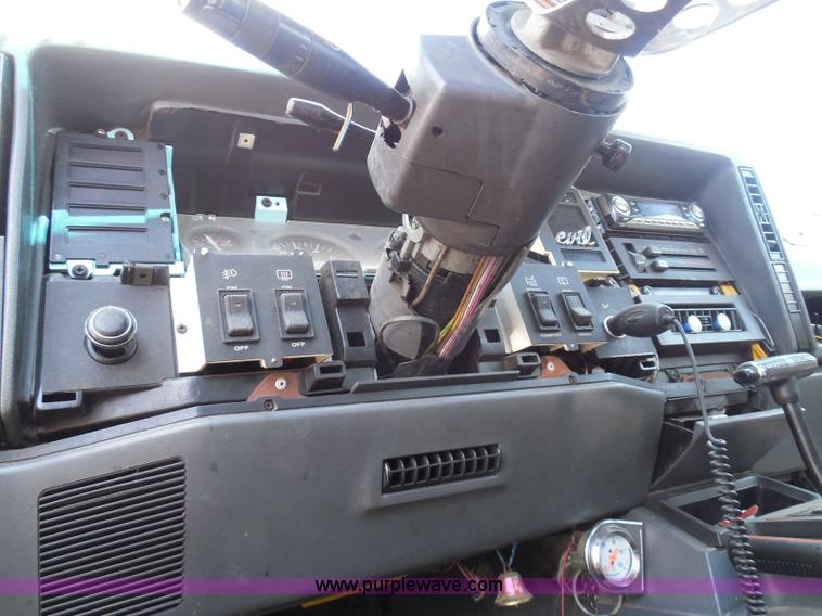 image for item I3369 1990 Jeep Cherokee Laredo SUV