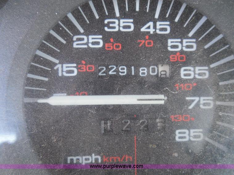 image for item I3369 1990 Jeep Cherokee Laredo SUV