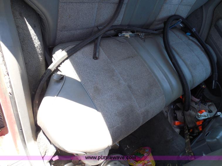 image for item I3369 1990 Jeep Cherokee Laredo SUV