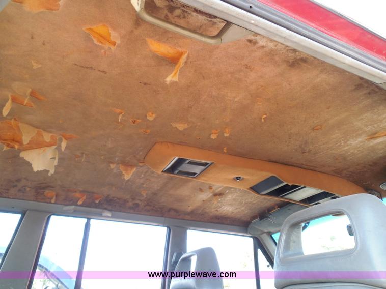 image for item I3369 1990 Jeep Cherokee Laredo SUV