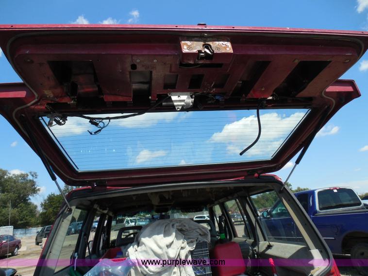 image for item I3369 1990 Jeep Cherokee Laredo SUV