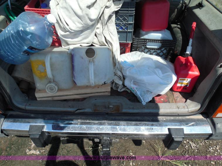 image for item I3369 1990 Jeep Cherokee Laredo SUV