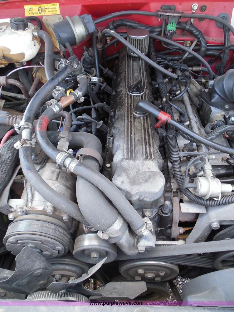 image for item I3369 1990 Jeep Cherokee Laredo SUV