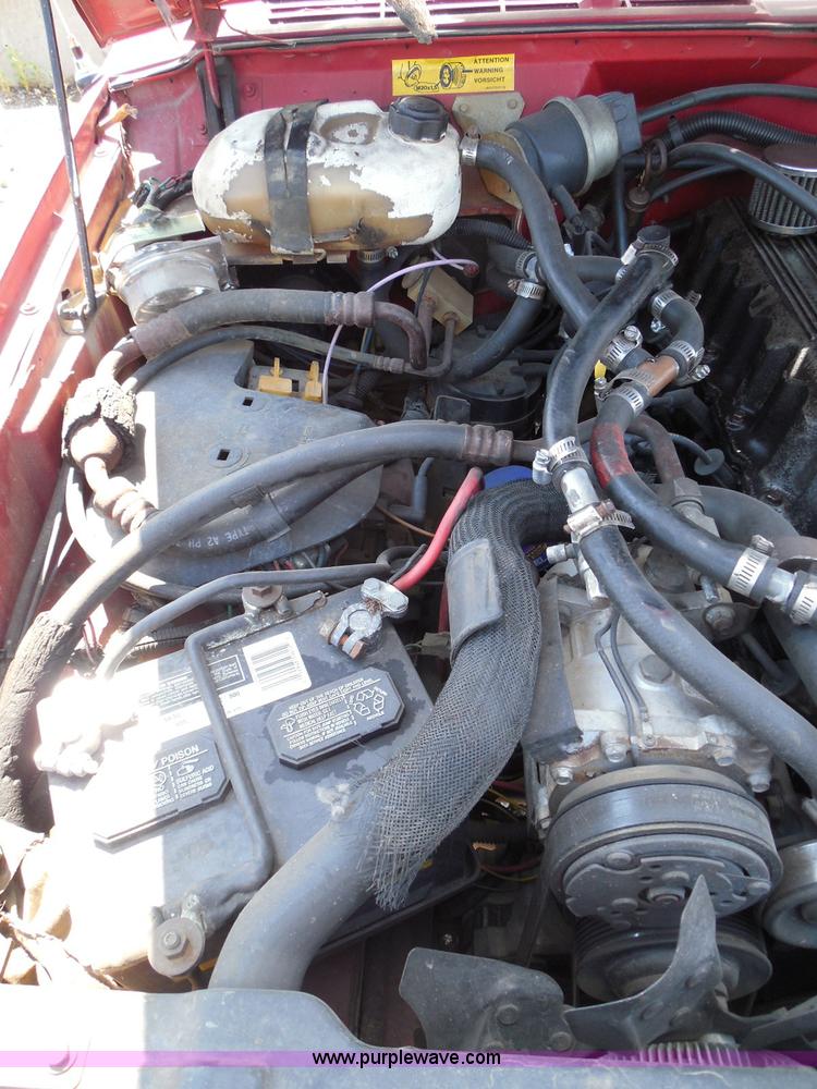 image for item I3369 1990 Jeep Cherokee Laredo SUV