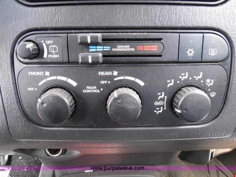 image for item I3370 2002 Dodge Durango SLT Limited Edition SUV