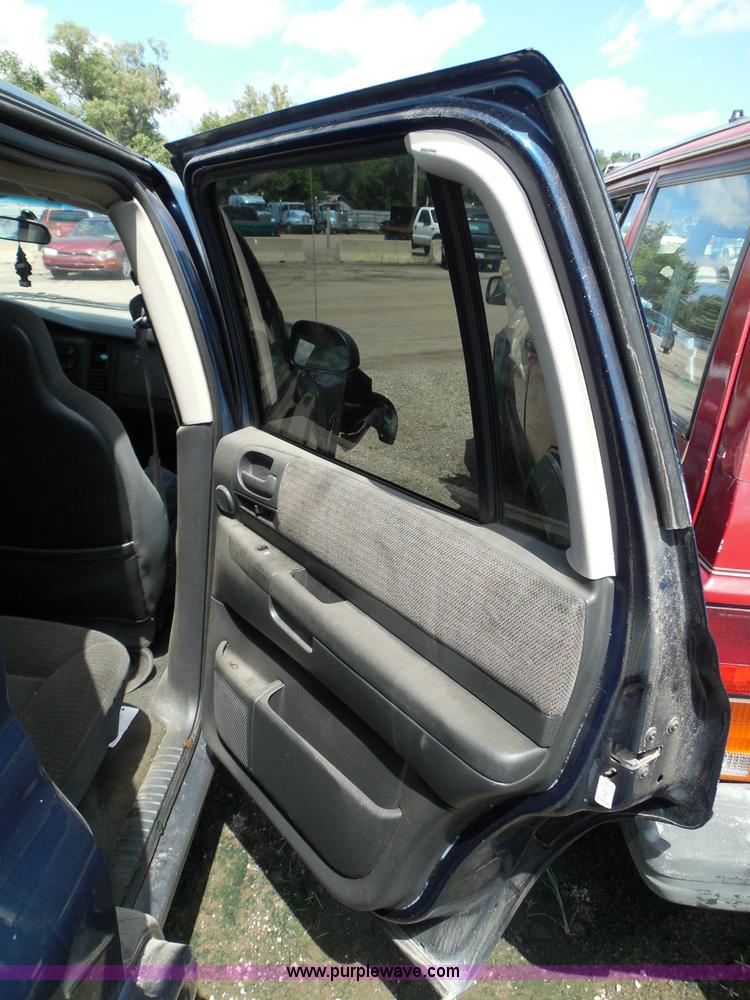 image for item I3370 2002 Dodge Durango SLT Limited Edition SUV