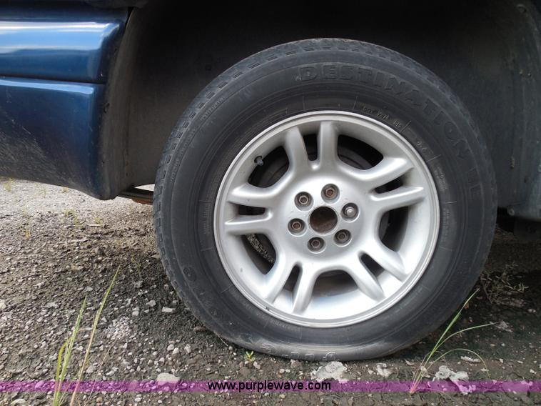 image for item I3370 2002 Dodge Durango SLT Limited Edition SUV