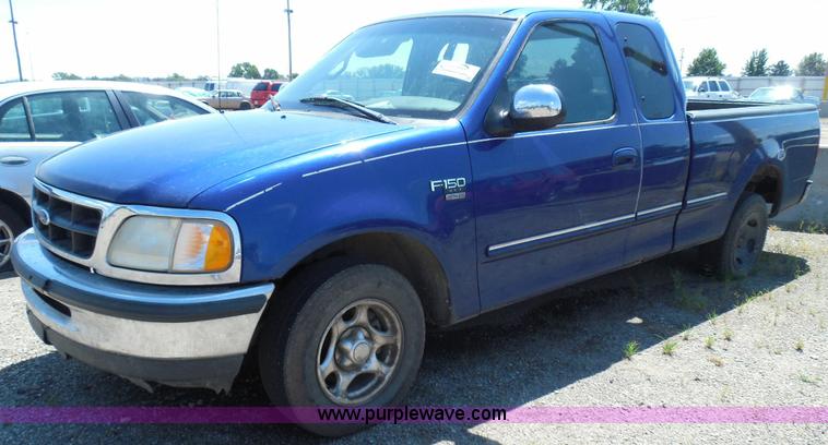 image for item I3371 1998 Ford F150 XLT SuperCab pickup truck