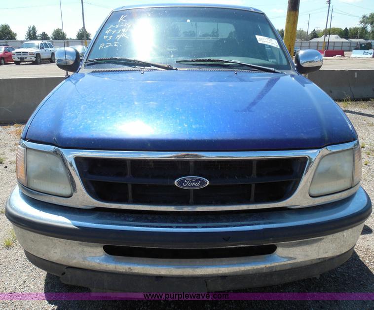 image for item I3371 1998 Ford F150 XLT SuperCab pickup truck