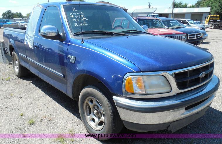 image for item I3371 1998 Ford F150 XLT SuperCab pickup truck