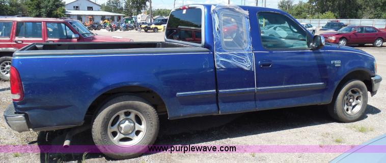 image for item I3371 1998 Ford F150 XLT SuperCab pickup truck