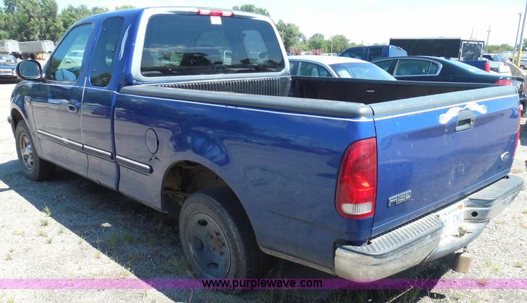 image for item I3371 1998 Ford F150 XLT SuperCab pickup truck