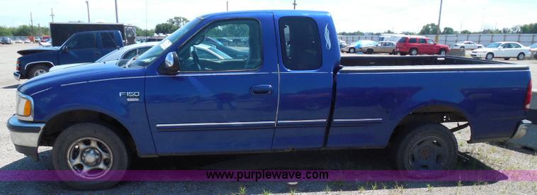 image for item I3371 1998 Ford F150 XLT SuperCab pickup truck