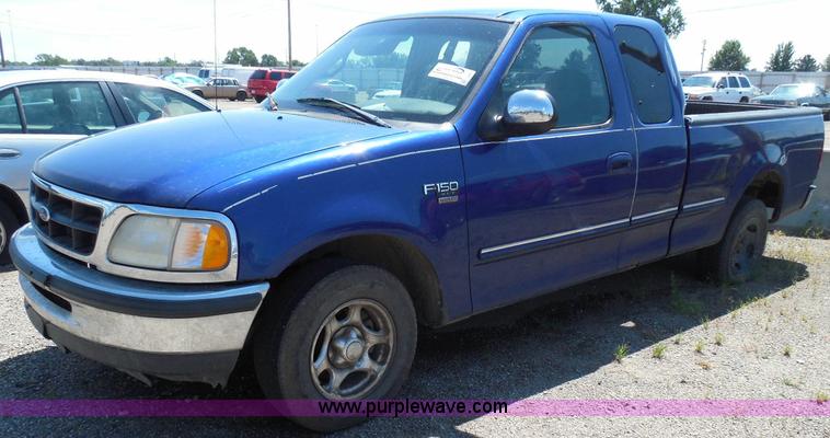 image for item I3371 1998 Ford F150 XLT SuperCab pickup truck